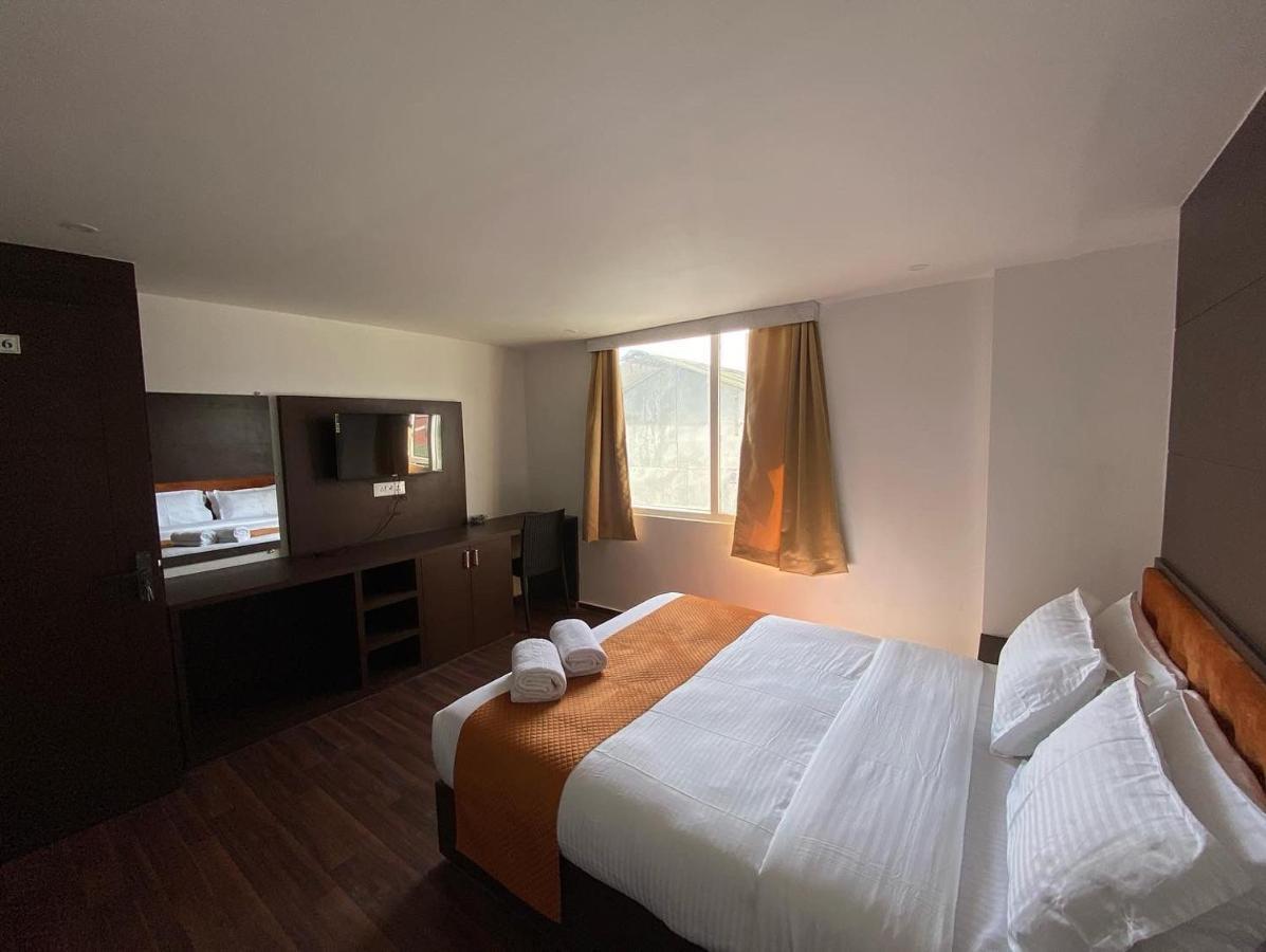 9 Atop Hotel Gangtok Bagian luar foto